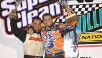 Brian Brown will start his assault on another Knoxville Championship Cup Series crown this weekend at the Knoxville Raceway in Iowa.  The Grain Valley, Missouri driver was the 2007 track champion, and after finishing a close second in last year’s race, he hopes to climb another rung on the ladder.  He’ll start the weekend tonight at the Central Missouri Speedway in Warrensburg in ASCS-Midwest/WOW action.