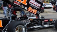 CHRIS PERLEY BACK BEHIND THE MILLER 11 FOR A WATERFORD WIN Vic Miller’s #11 had won the previous two ISMA outings without Chris Perley but Saturday night, the Rowley Rocket was back in dominant form.