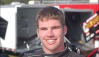 DECAIRE’S DRIVING SUITS WINCHESTER PERFECTLY Tampa, Florida driver, Troy DeCaire, is on a hot streak of sorts when it comes to competing at the famed high banked Winchester Speedway. He has won the last two Must See Racing Xtreme Sprint Series (MSRXSS) events there.