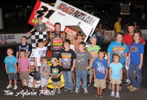 Brian celebrates with some young fans at the Devil’s Bowl Summer Nationals (Tim Aylwin Photo) 