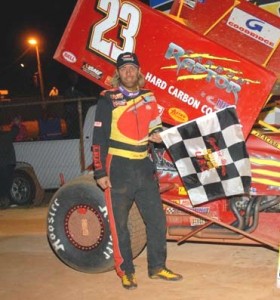 Lance Moss made a career-first visit to the www.rockauto.com USCS victory in the USCS vs. URC “Spring Speed Xplosion” on SaturdLance Moss made a career-first visit to the www.rockauto.com USCS victory in the USCS vs. URC “Spring Speed Xplosion” on Saturday night at Lancaster Speedway. ( Frank Simek photo).ay night at Lancaster Speedway. ( Frank Simek photo).