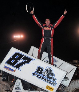 Aaron Reutzel took the win in Wednesday night's Second Annual Short Track Nationals Open at Little Rock's I-30 Speedway in Arkansas. (Lonnie Wheatley photos)