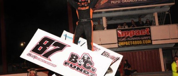 Aaron Reutzel picked up $13,000 in the Lucas Oil ASCS Casey's General Store High Roller Classic at the Missouri State Fair. (ASCS / John Lee)
