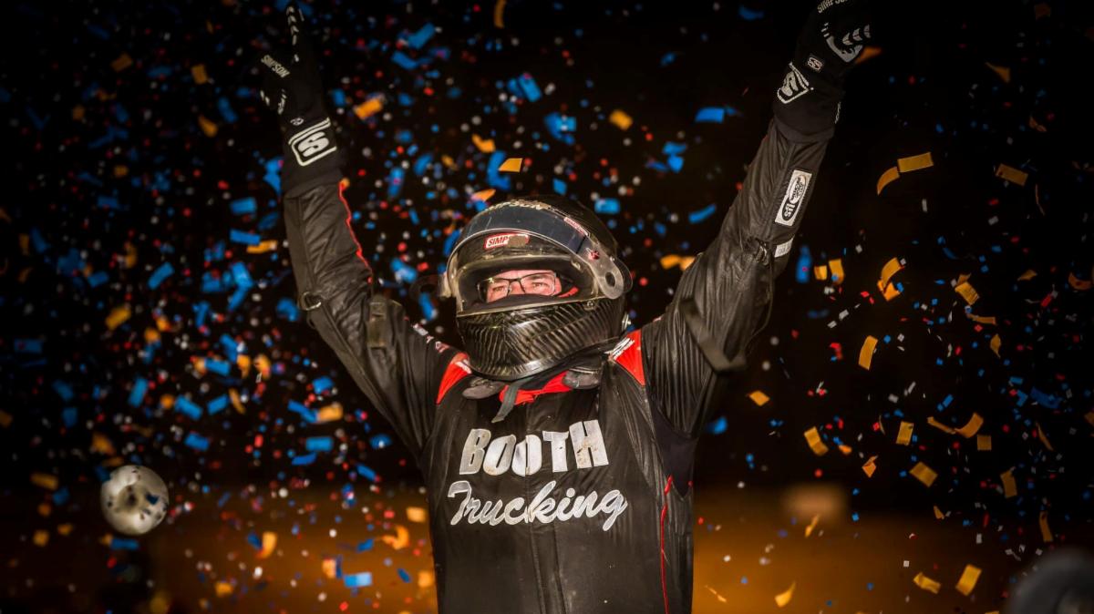 Cottle Opens Indiana Sprint Week With Final Lap Pass for Victory at Gas