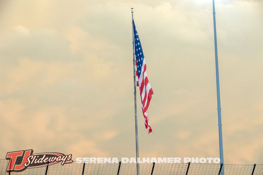 Flag Over Knoxville Raceway (Serena Dalhamer photo)