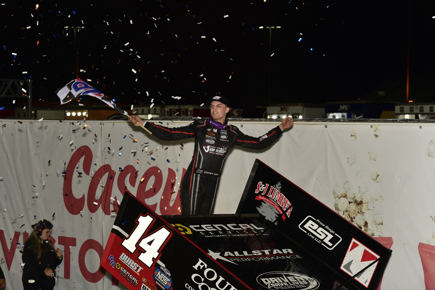 Corey Day Rockets to First Knoxville Win with World of Outlaws! Tasker  Phillips is a First-time 360 Winner – TJSlideways.com