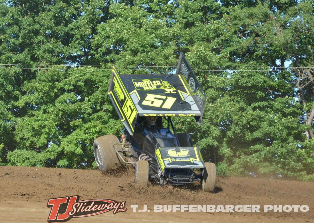 Mark Yearling after breaking a rear end in qualifying at Butler Motor Speedway. T.J. Buffenbarger Photo)