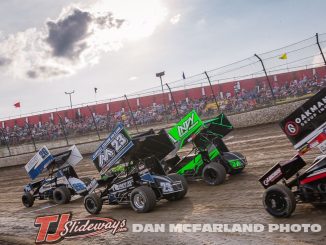 The green flag drops on first B-Main during the Joker's Jackpot at Eldora Speedway. (Dan McFarland Photo)