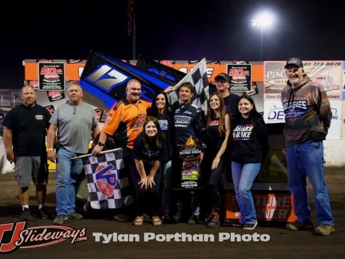 Lee Goos Jr. and crew after winning the 305 sprint car feature Sunday night at Huset's Speedway. (Tylan Porath Photo)
