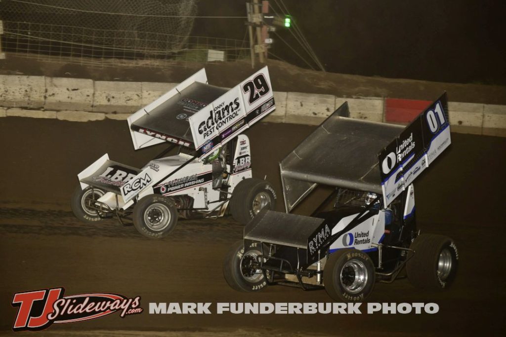Justin Standridge (#01) racing with Brayton Lynch (#29) Friday at Jacksonville Speedway with the Interstate Racing Association. (Mark Funderburk Photo)