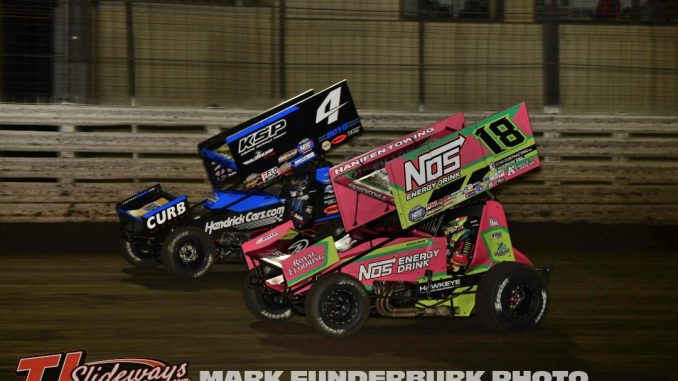Kasey Kahne (#4) racing with Sheldon Haudenschild (#18) Wednesday night at Knoxville Raceway. (Mark Funderburk Photo)